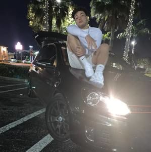 Meet your Posher, Lazaro